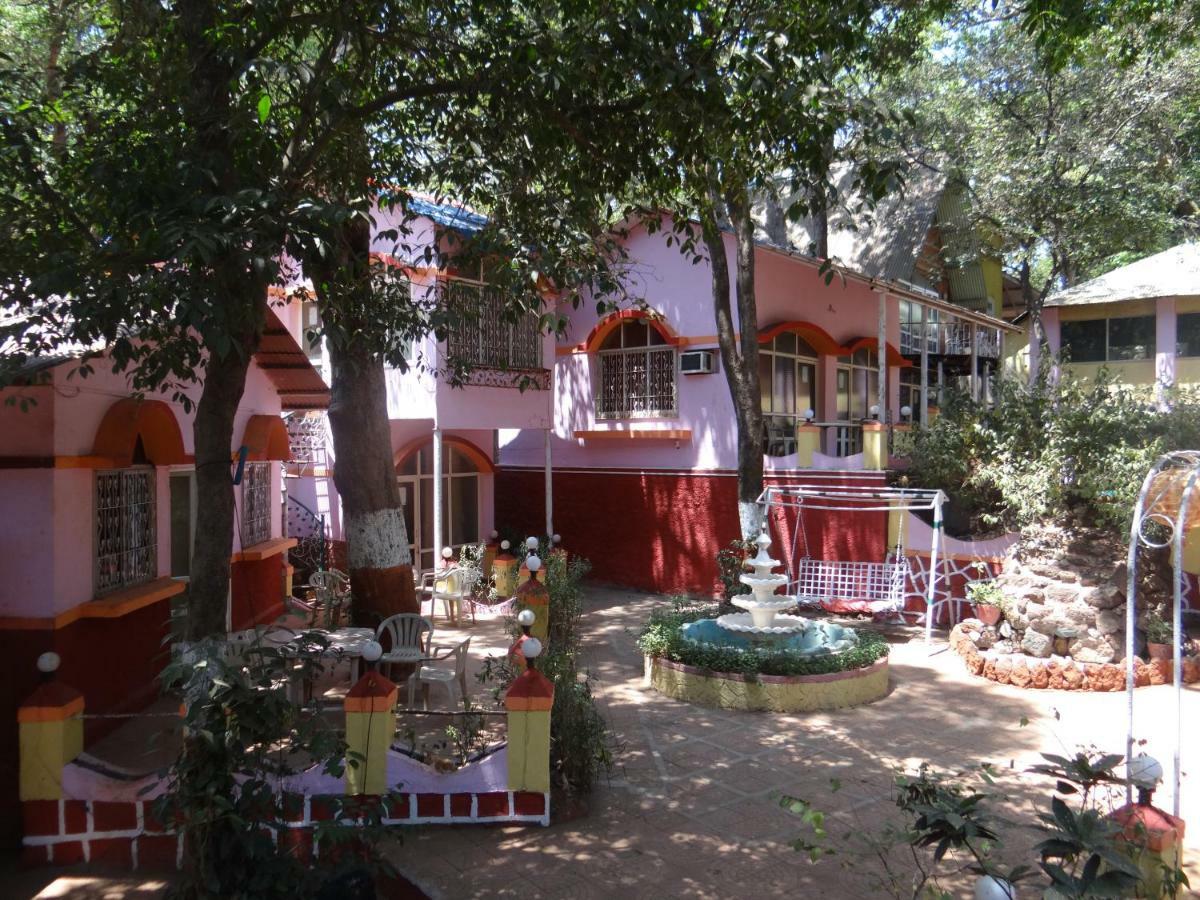 Green Hill Resort Matheran Exteriör bild